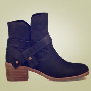 UGG Elora Boot